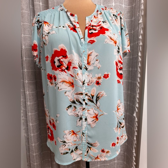 fun 2 fun Tops - NWOT Fun 2 Fun plus size floral short sleeve blouse